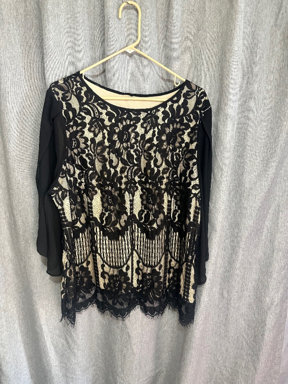 Black Floral Lace Overlay Nude Lining Bell Sleeve Eyelash Trim Blouse - XL / 1X